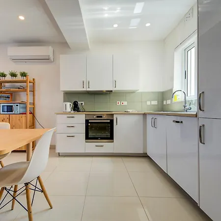 公寓 3-bedroom In Gozo With Shared Pool, Bbq And Terrace