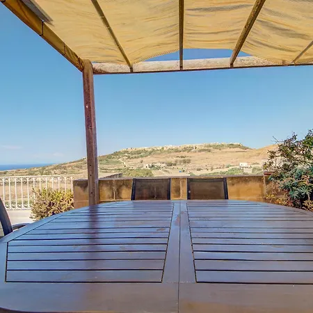 公寓 3-bedroom In Gozo With Shared Pool, Bbq And Terrace