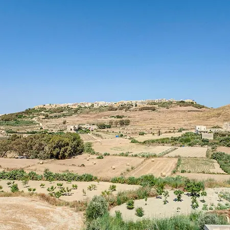 3-bedroom In Gozo With Shared Pool, Bbq And Terrace