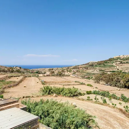 3-bedroom In Gozo With Shared Pool, Bbq And Terrace *