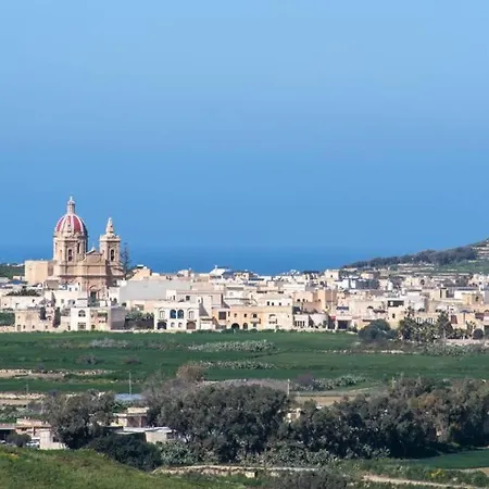 3-bedroom In Gozo With Shared Pool, Bbq And Terrace