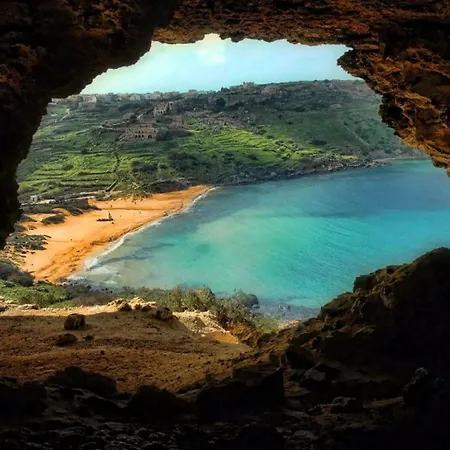 3-bedroom In Gozo With Shared Pool, Bbq And Terrace 加斯利
